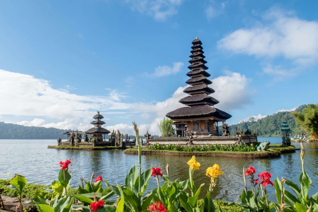 Budget Travel Under $500 | ptipakistan.com